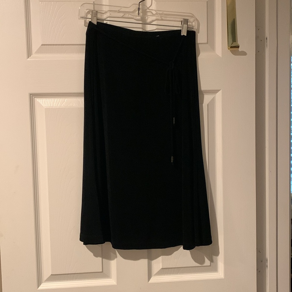 White Stag Skirt Small (4-6) Black lightweight long skirt